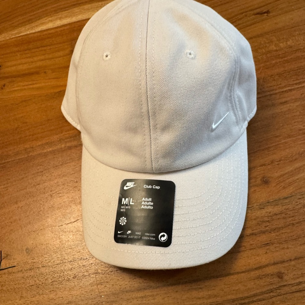 NWT Nike Club Cap  Sz M/L